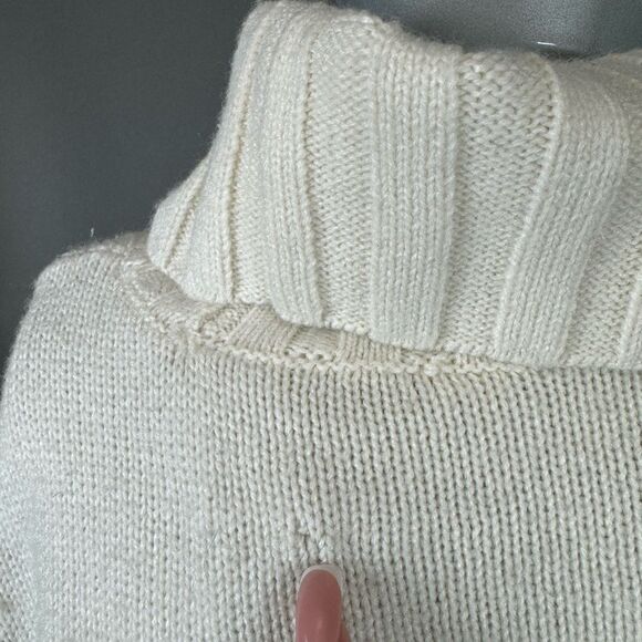 ❌SOLD❌ H&M Divided Cropped Knit Sweater - Picture 3 of 7